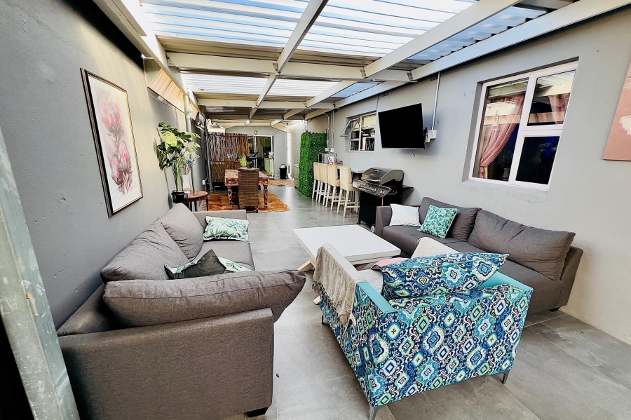 2 Bedroom Property for Sale in Kensington Western Cape